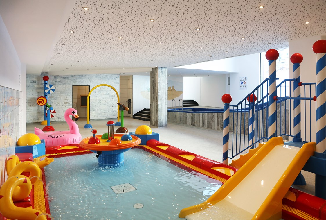 Kinderhotel: Wasserwelt - Kinderhotel "Alpenresidenz Ballunspitze"