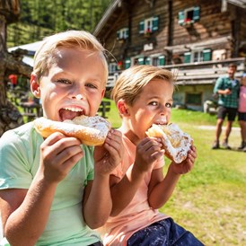 Kinderhotel: Viele tolle Wanderwege in der Umgebung - Sonnberg Ferienanlage