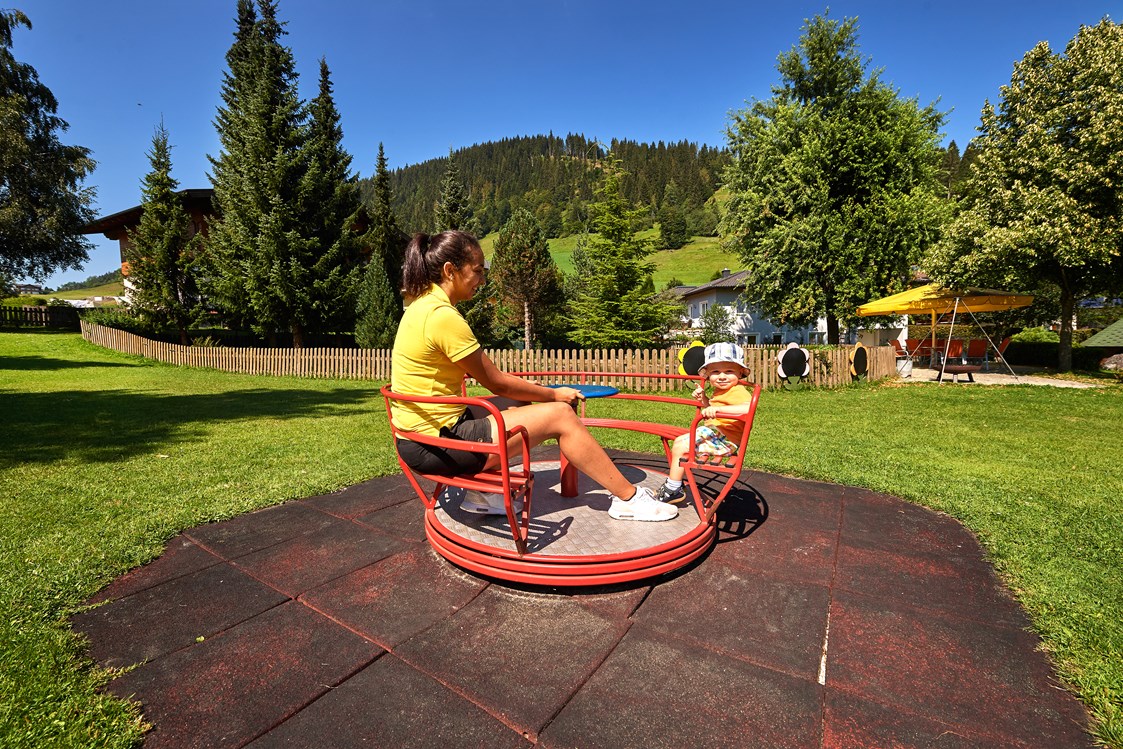 Kinderhotel: jede Menge Platz zum Spielen - Sonnberg Ferienanlage