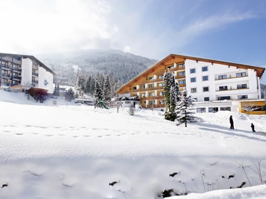 Kinderhotel: Hotel direkt an der Skipiste - Hotel NockResort