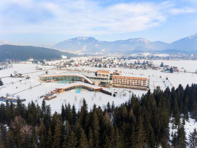 Kinderhotel: Clubanlage im Winter - Aldiana Club Salzkammergut & GrimmingTherme