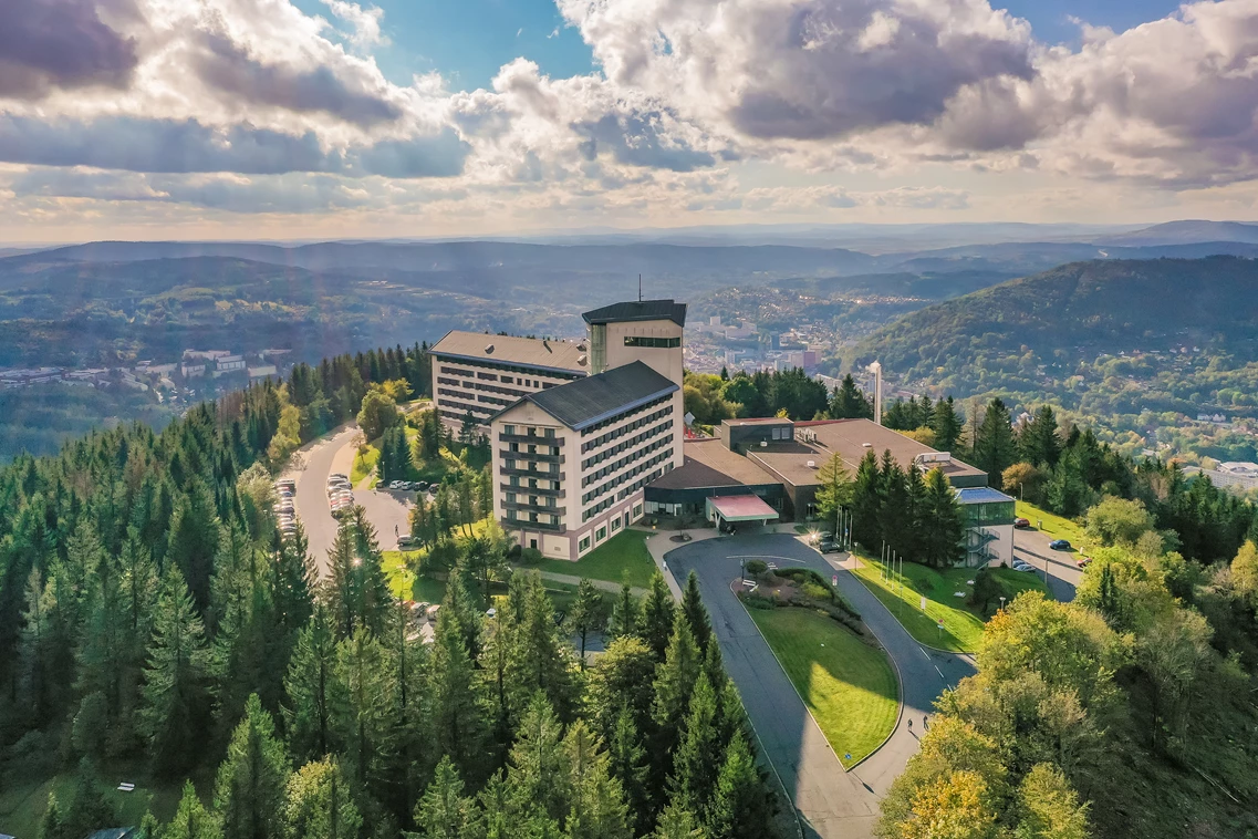 Kinderhotel: Außenansicht Hotel - Ringberg Hotel