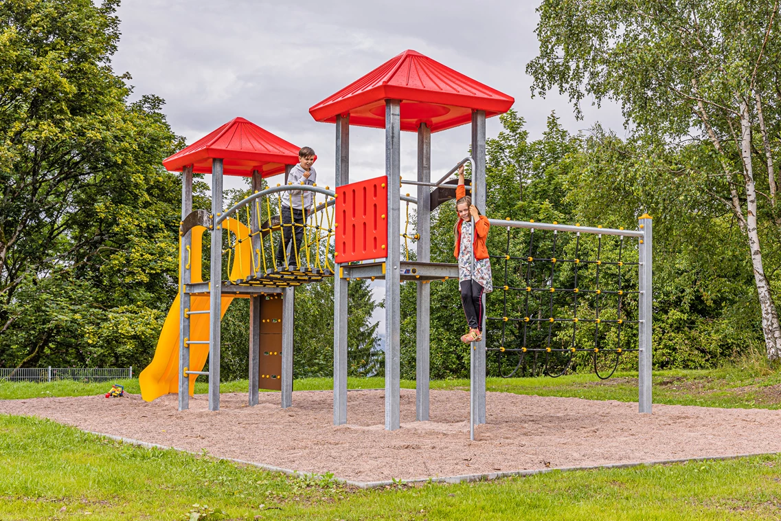 Kinderhotel: Kinderspielplatz - Ringberg Hotel