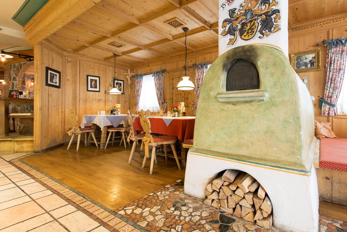Kinderhotel: Restaurant "Alt Seefeld" - Das Kaltschmid - Familotel Tirol