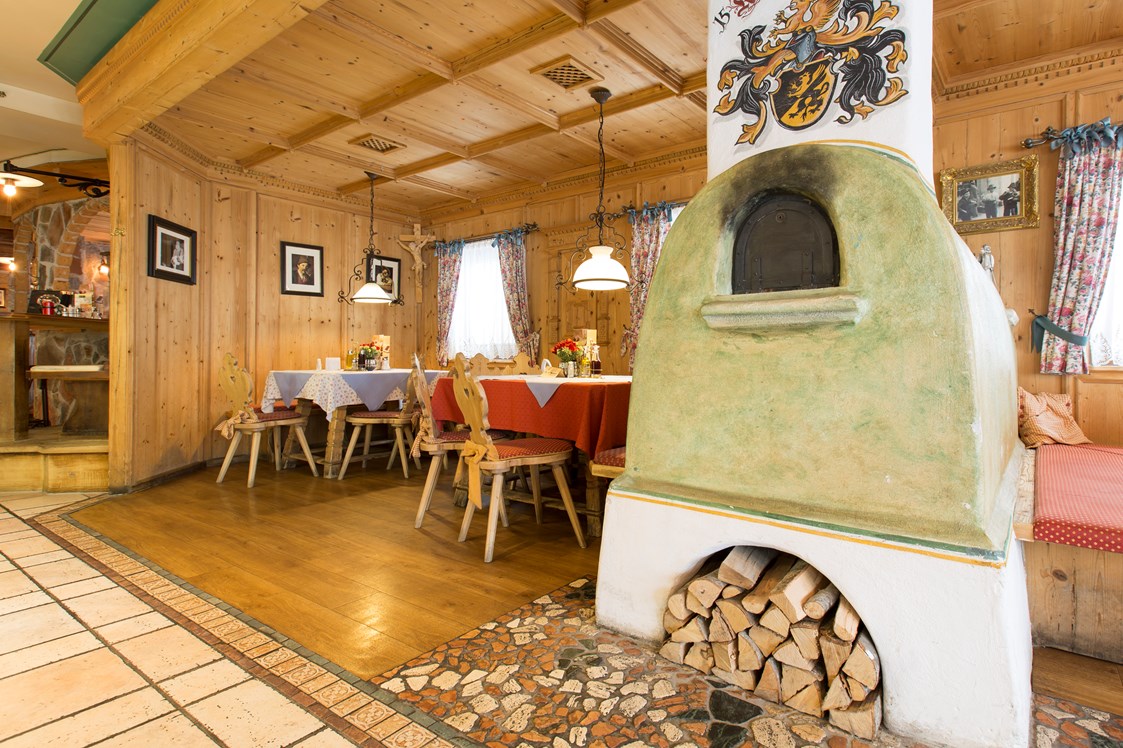 Kinderhotel: Restaurant "Alt Seefeld" - Das Kaltschmid - Familotel Tirol