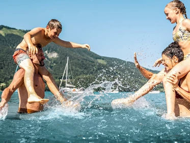 Kinderhotel: Wasserspaß am eigenen Badestrand - Ebner's Waldhof am See