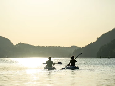 Kinderhotel: Kajakfahren am Fuschlsee - Ebner's Waldhof am See