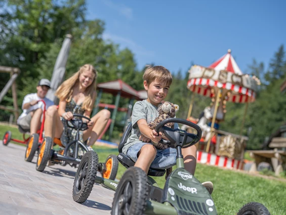 Kinderhotel: Rennstrecke am Rösslstall - Ebner's Waldhof am See