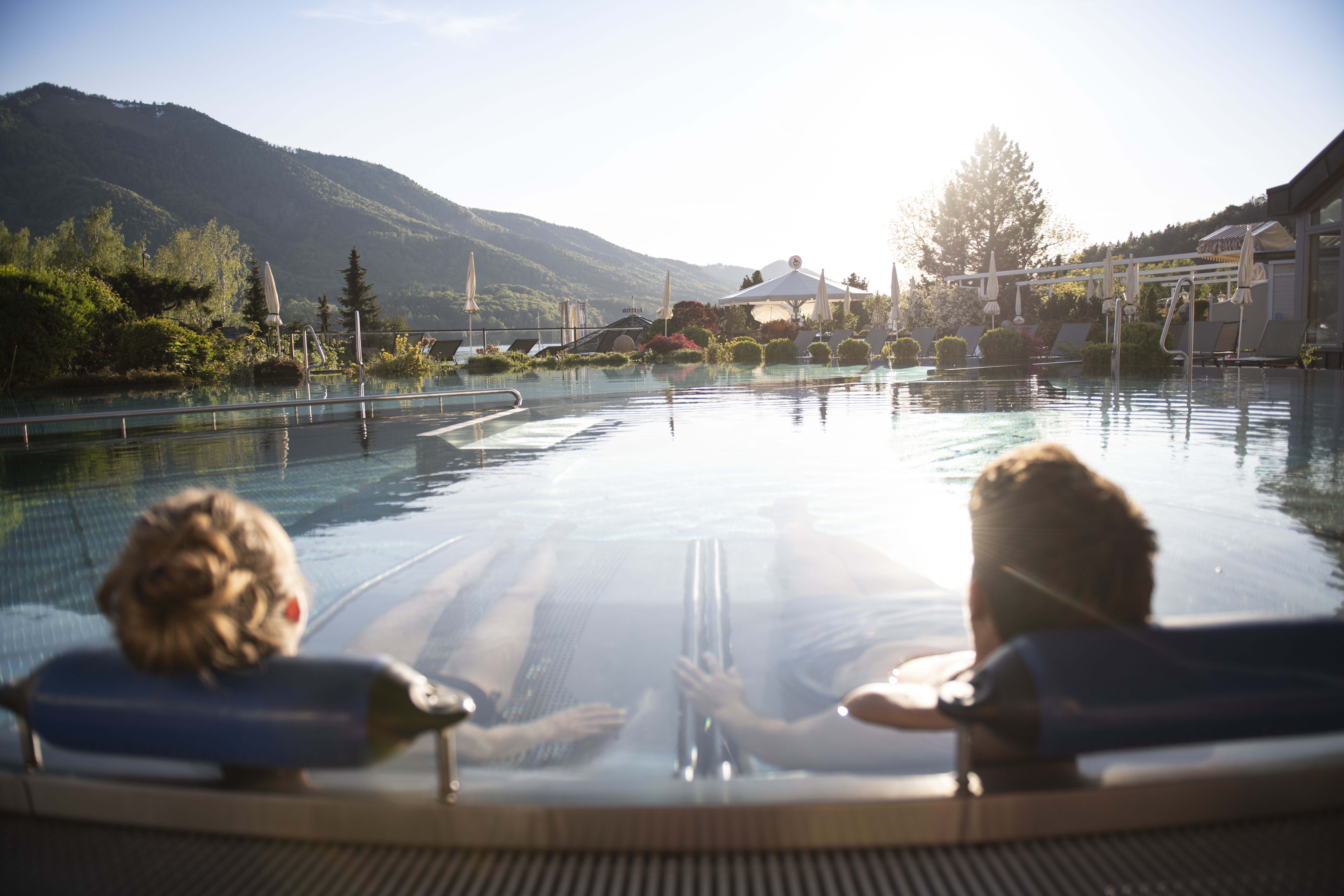 Familienhotel - Hallenbad - Hintersee (Hintersee) - Außenpool - Waldhof Fuschlsee Resort