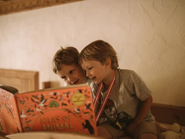 Kinderhotel: Kinderzimmer in einer Familiesuite - Tirolerhof Familotel Zugspitze