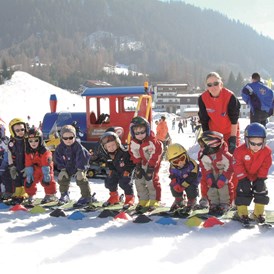 Kinderhotel: so macht Skifahren Spaß - Tirolerhof Familotel Zugspitze