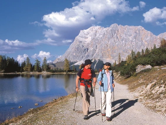 Kinderhotel: schöne Wanderwege - Tirolerhof Familotel Zugspitze