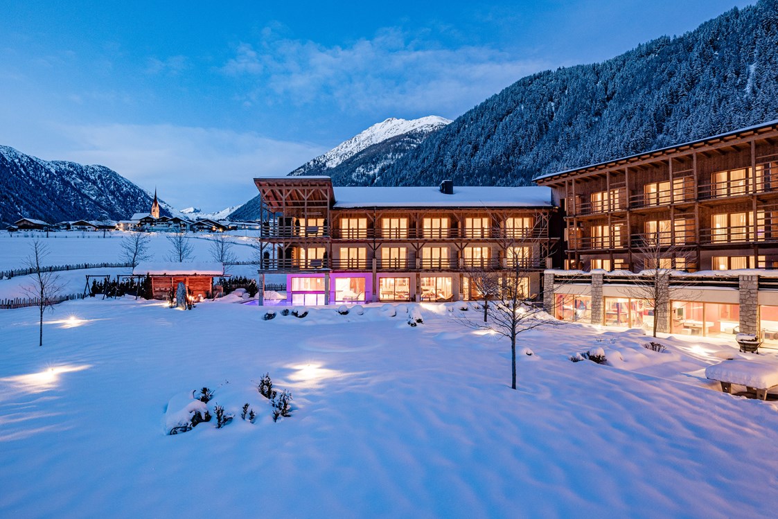 Kinderhotel: Hotel (Außenansicht) Winter - Alpin Hotel Masl