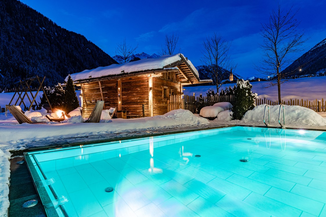 Kinderhotel: Außenpool Winter - Alpin Hotel Masl