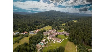 Familienhotel - Schönberg (Freyung-Grafenau) - Das Resort von Oben - Hotel Resort Wastlsäge