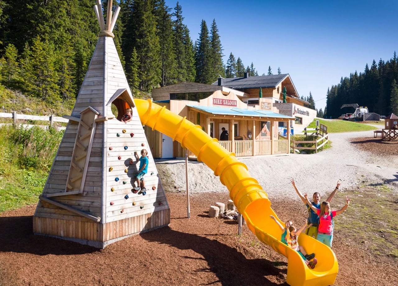 Bliems Familienhotel**** Schladming Ausflugsziele Planai Hopsiland - gratis mit Sommercard