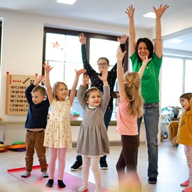 Kinderhotel: Tolle Kinderbetreuung mit Bewegungsspielen  - Bliems Familienhotel**** Schladming