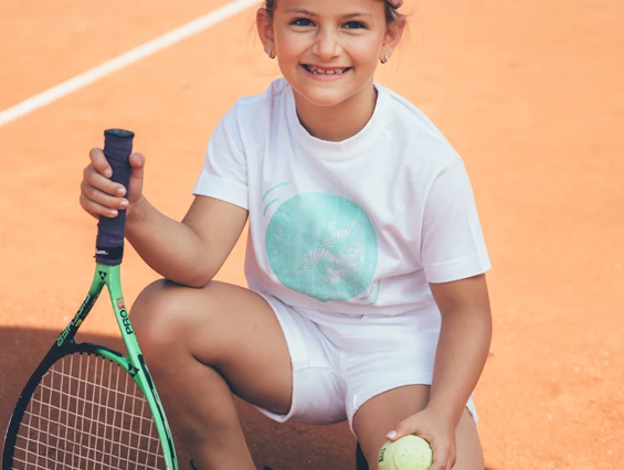 Kinderhotel: 2 Tennisplätze, Tennis-Kurse - POST Family Resort