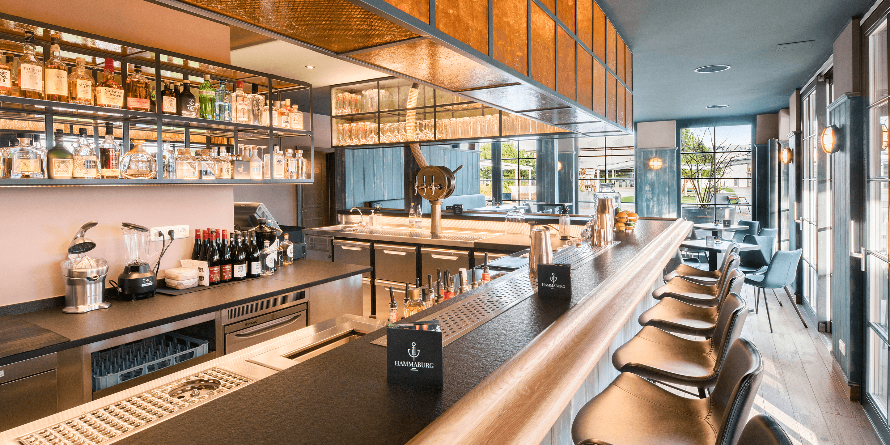 Kinderhotel: Die Bar Hammaburg - Damp Ostsee Resort & Ferienpark - Essen | Trinken, Hotel | Umgebung