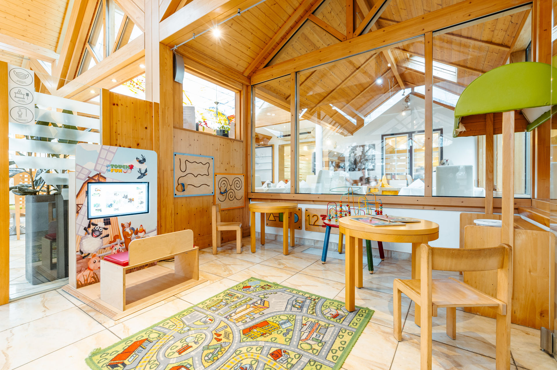 Kinderhotel: Spielecke im Restaurant - Hotel Xylophon