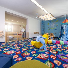 Kinderhotel: Kleinkindspielbereich - Hotel Am Bühl