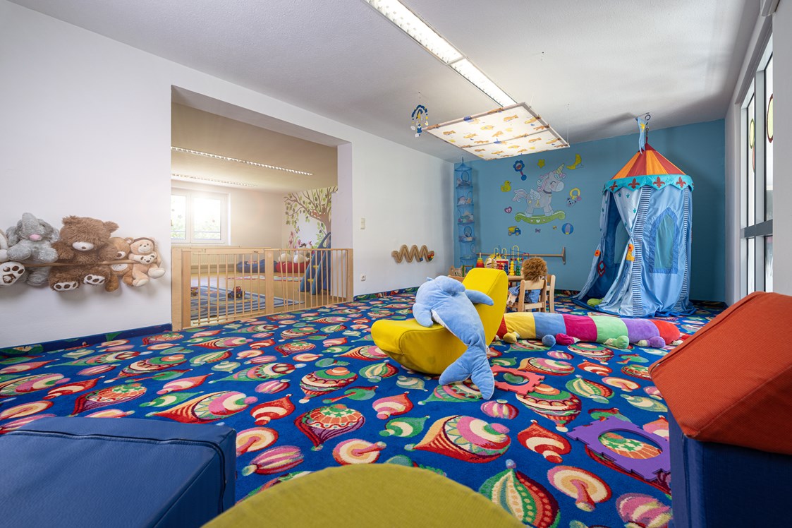 Kinderhotel: Kleinkindspielbereich - Hotel Am Bühl