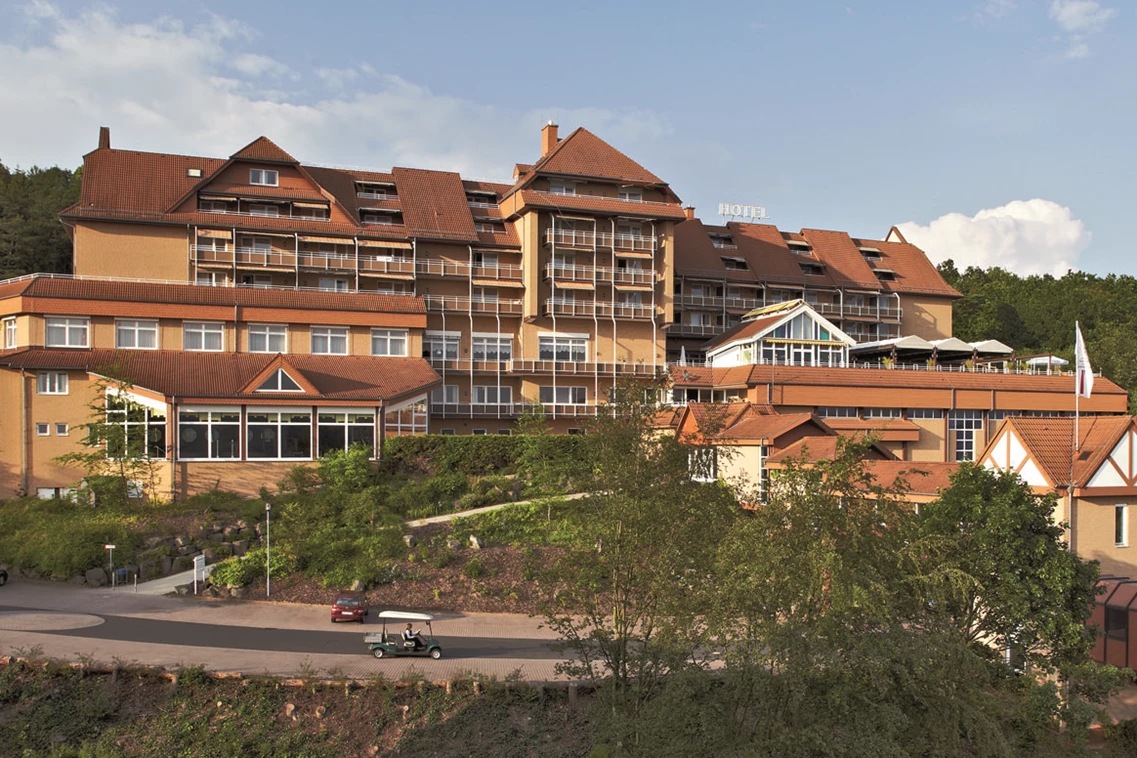 Kinderhotel: Außenansicht - Göbel's Hotel Rodenberg