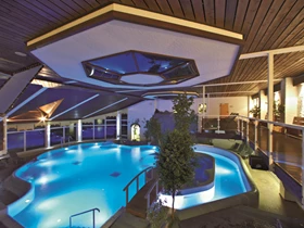 Kinderhotel: Schwimmbad - Göbel's Hotel Rodenberg
