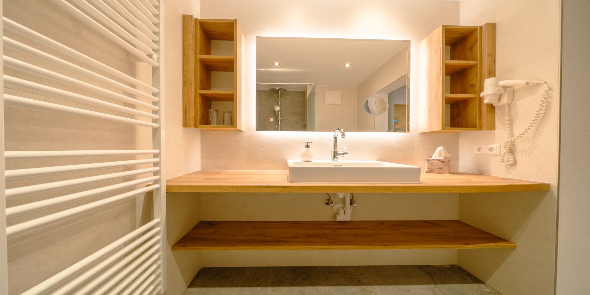 Familienhotel: Bad im Baumstudio - Familienhotel Unterreith