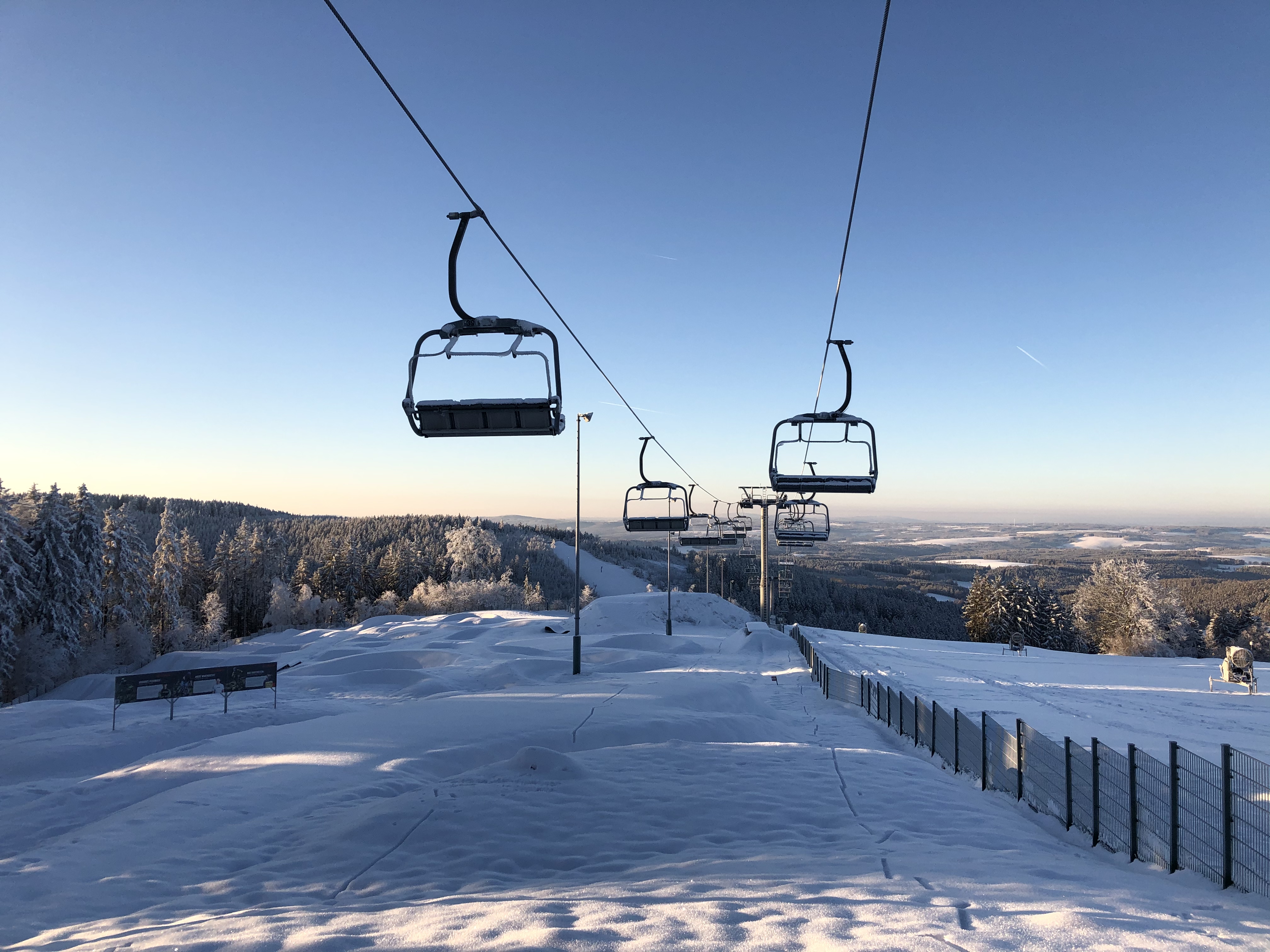 Kinderhotel: Ski-Gondel - IFA Schöneck Hotel & Ferienpark - Hotel | Umgebung