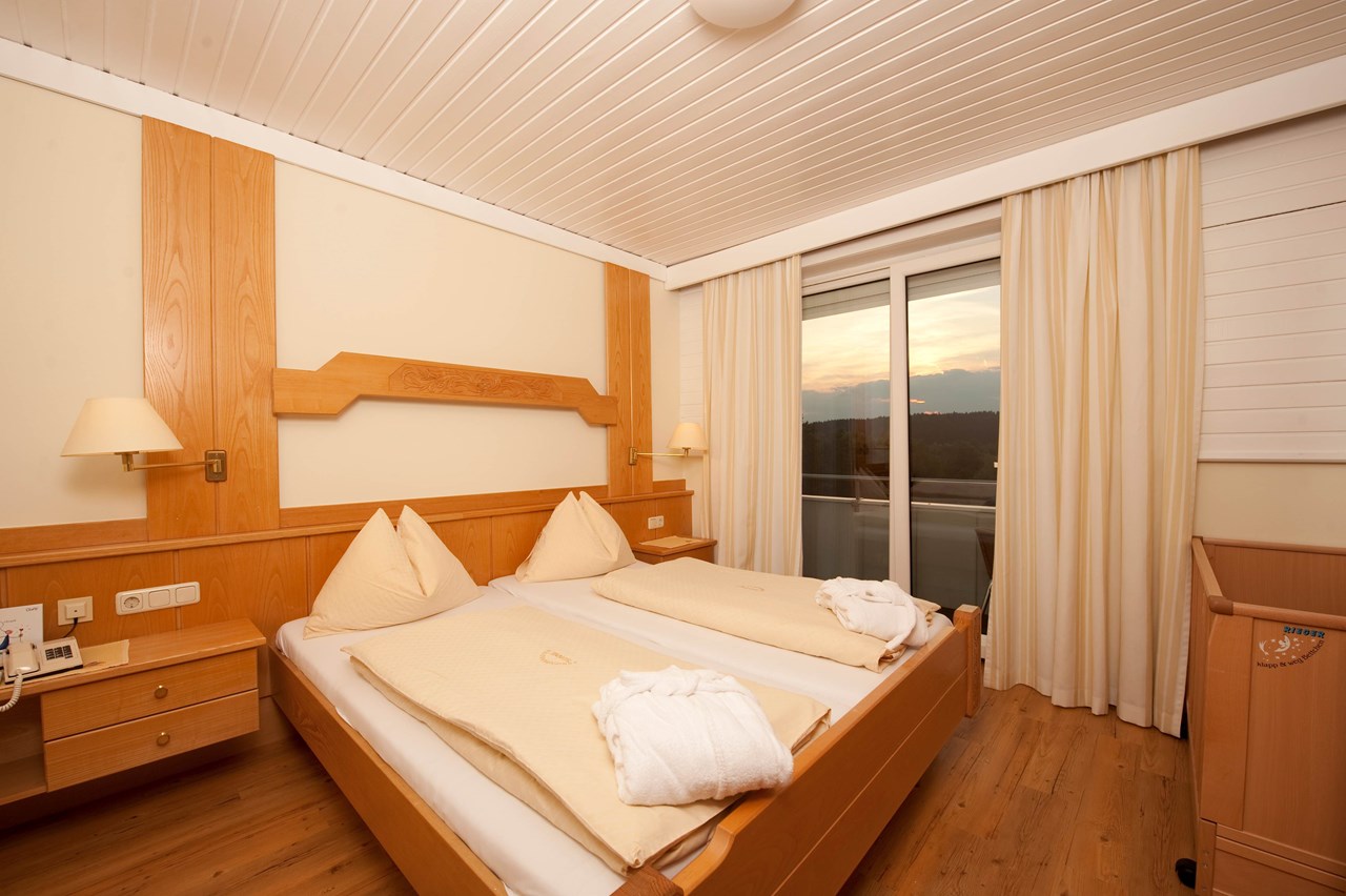 Baby + Kinderhotel Sonnelino Zimmerkategorien Dreibett-Appartement Lavendel