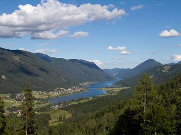 Familienhotel: Blick auf den Weissensee - Familienhotel Kreuzwirt