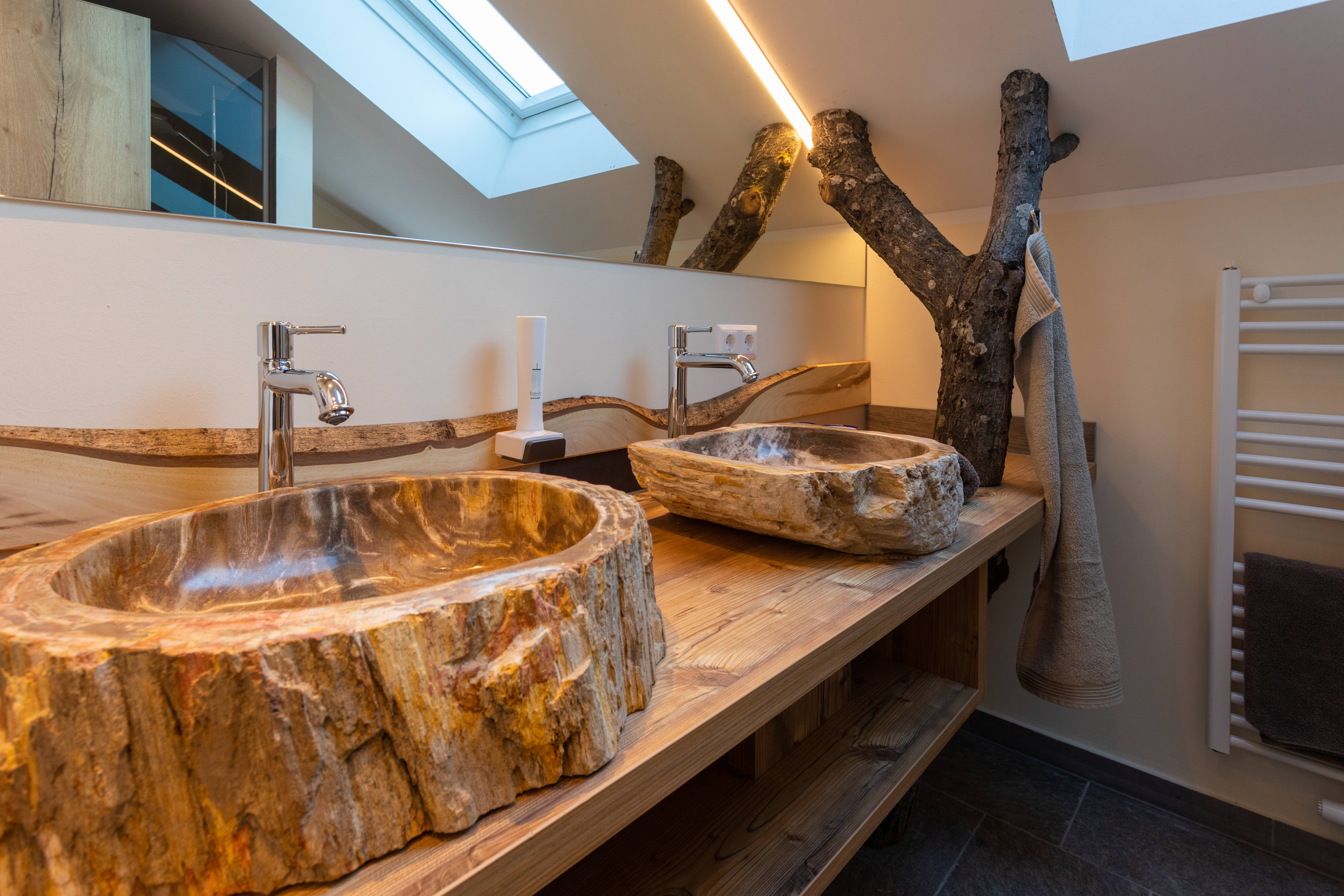 Kinderhotel: Waschbecke im Badezimmer vom Fluss-Chalet - Smiley’s Kinderhotel 