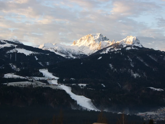 Kinderhotel: Blick auf das Skigebiet Nassfeld - nawu apartments