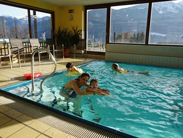 Kinderhotel: nawu_apartments_Schwimmschule_Babyschwimmen - nawu apartments