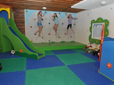 Kinderhotel: nawu_apartments_Indoor_Spielbereich_Kinderbetreuung_Kinderprogramm - nawu apartments