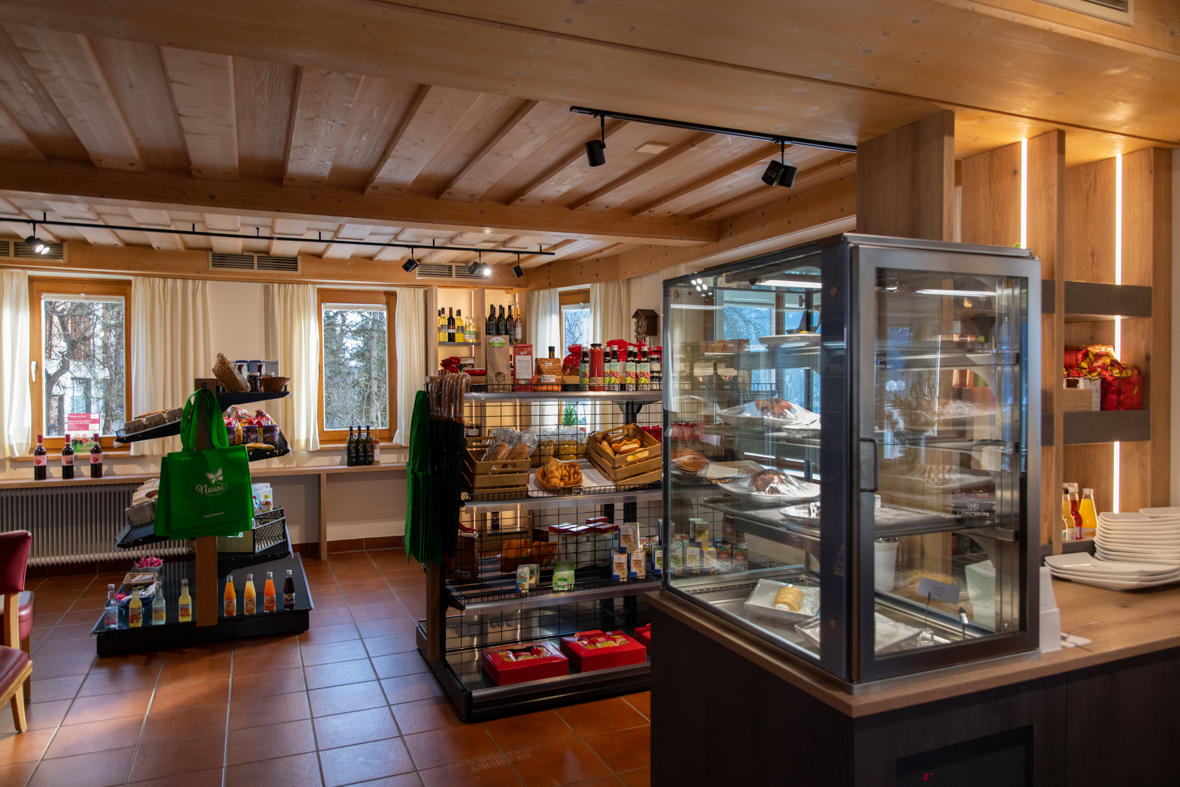 Kinderhotel: nawu_apartments_Hofladen  - nawu apartments & Restaurant