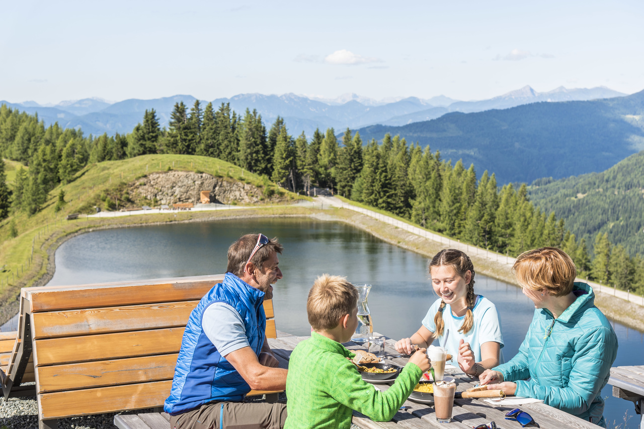 Kinderhotel: Wandern in den Kärntner Nockbergen - Hotel GUT Trattlerhof & Chalets****S