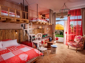 Kinderhotel: Alles Paletti - Karls Upcycling Hotel 