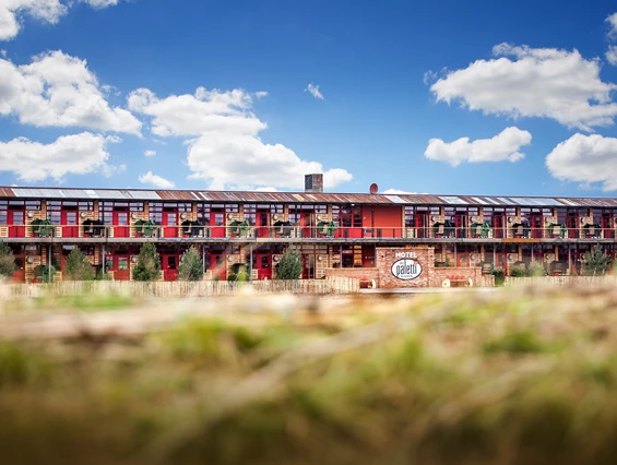 Kinderhotel: Alles Paletti - Karls Upcycling Hotel 