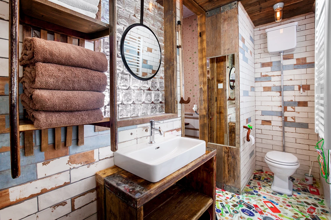 Kinderhotel: Alles Paletti - Karls Upcycling Hotel 