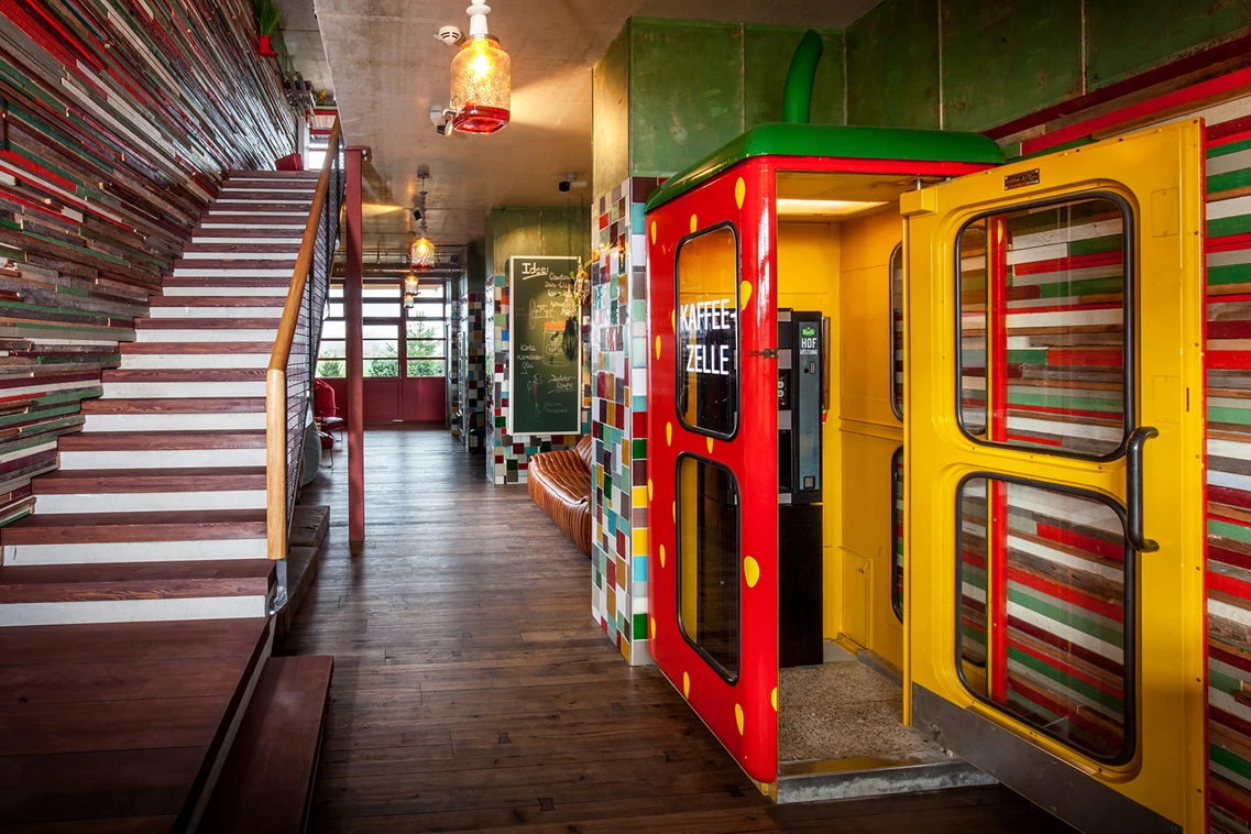 Kinderhotel: Alles Paletti - Karls Upcycling Hotel 