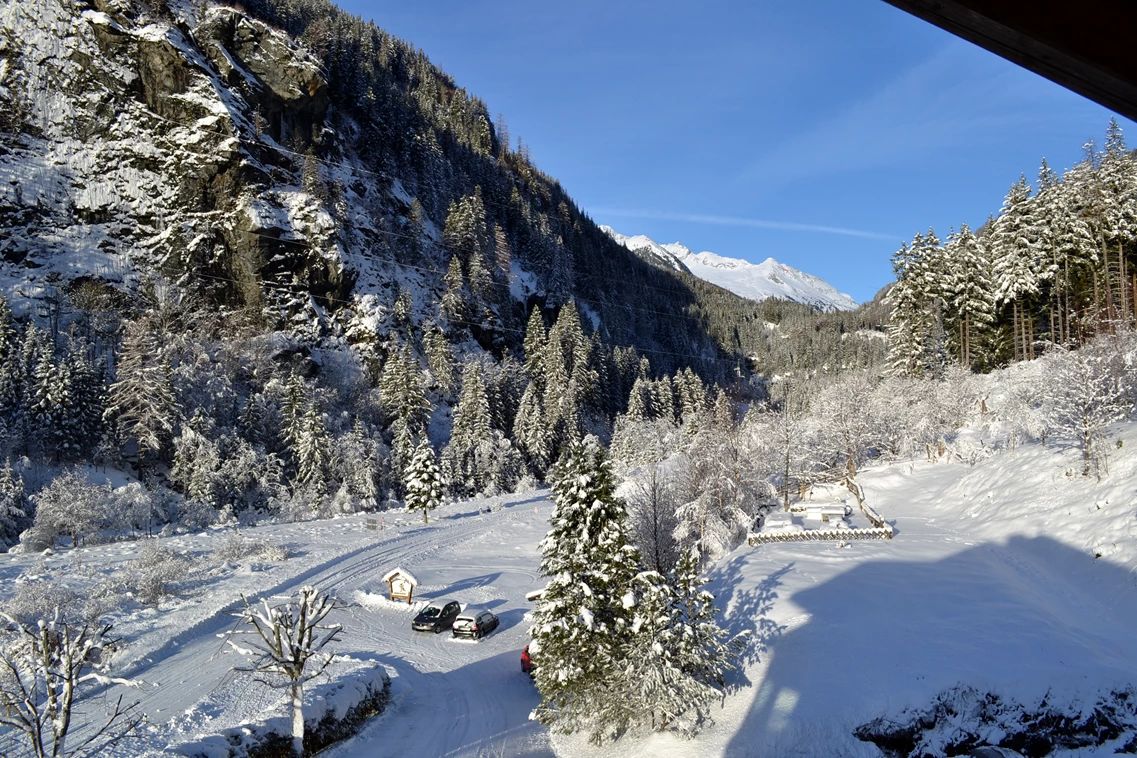 Kinderhotel: Winter pur - ein Spaziergang in der herrlichen Bergwelt des Nationalparks Hohe Tauern entspannt und kräftigt für den Alltag!  - Pirker´s Natur- & Bio Familienhotel
