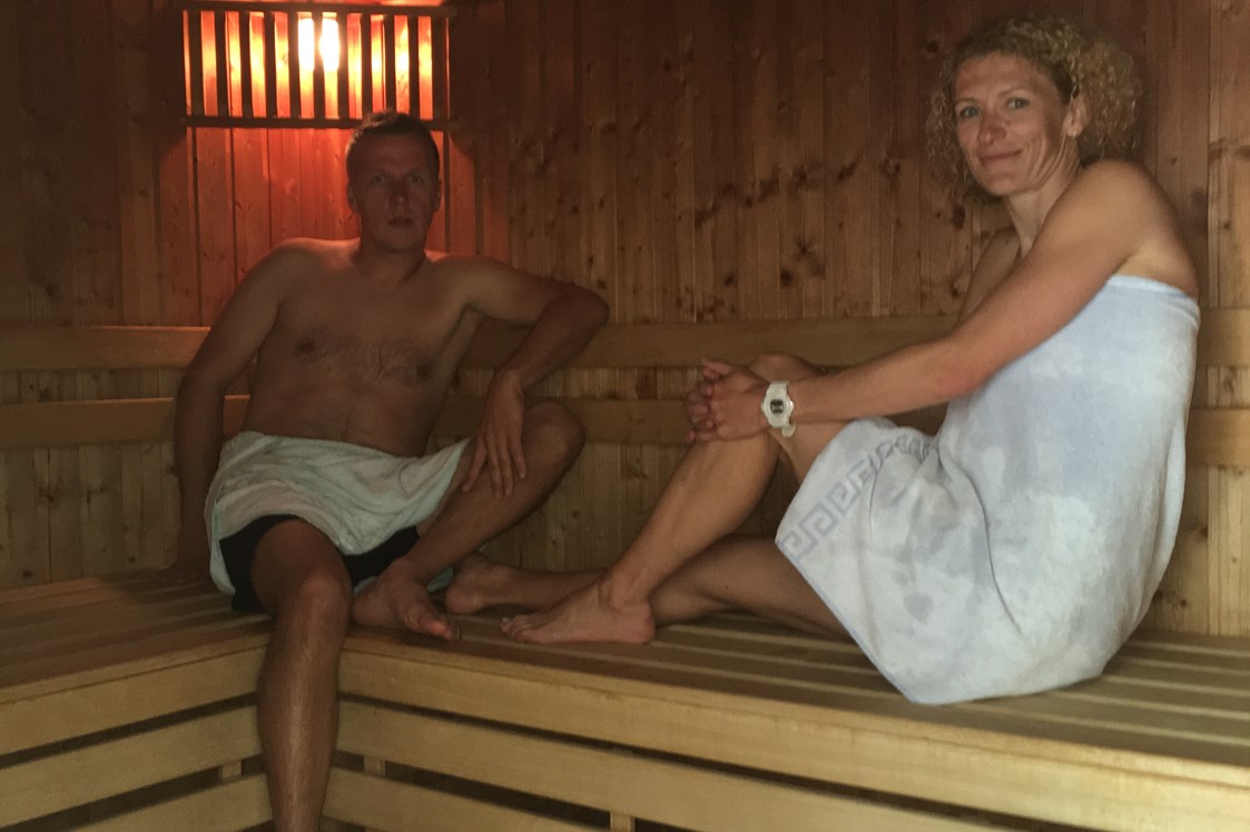 Familienhotel: Infrarot und finnische Sauna im Wellnessbereich - Familienhotel Schneekönig