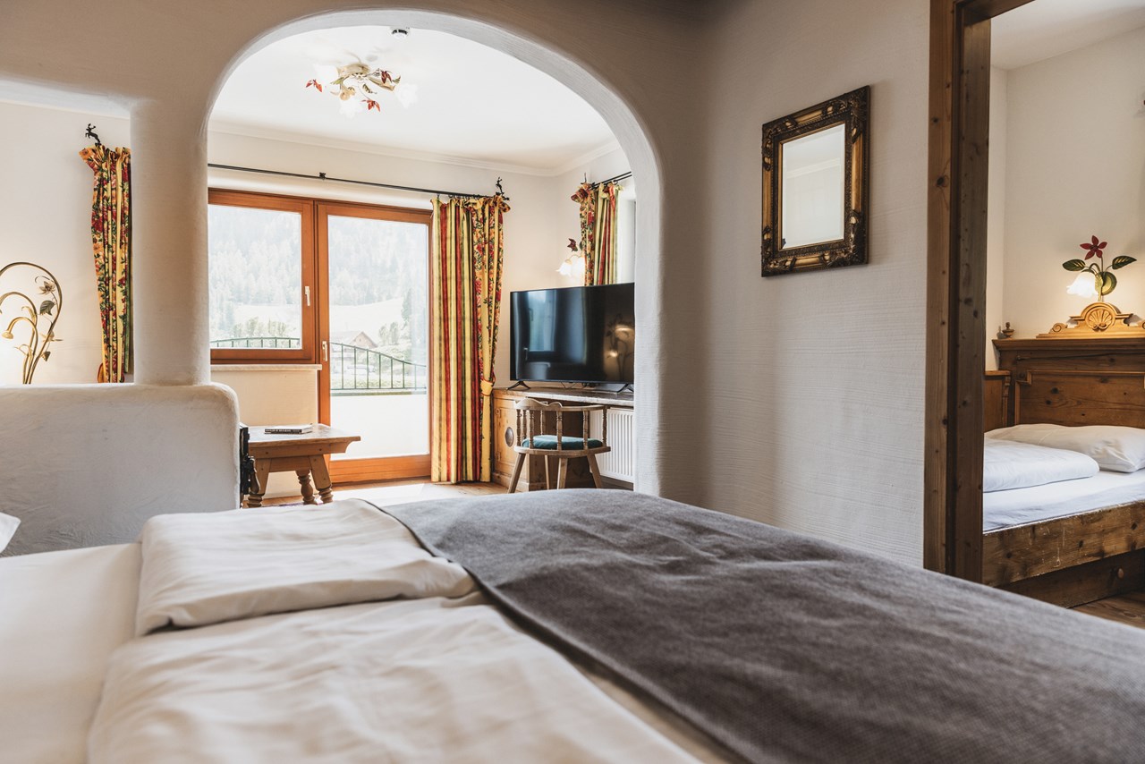 Seehotel Jägerwirt Zimmerkategorien Romantiksuite 50m²