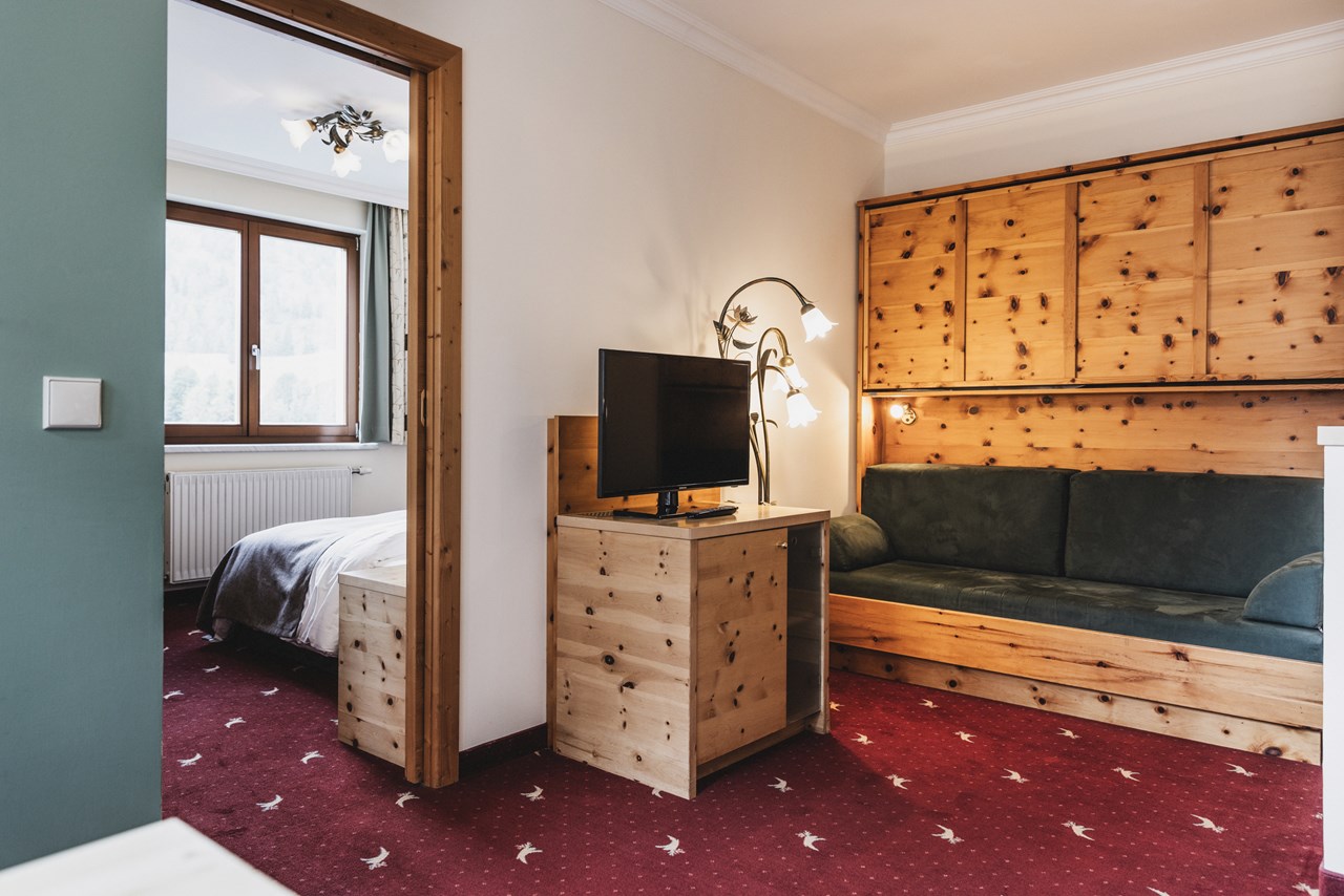 Seehotel Jägerwirt Zimmerkategorien Zirbensuite 44m²