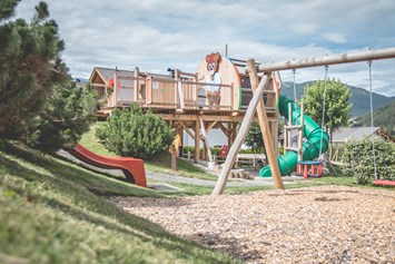 Kinderhotel: Spielplatz - Garberhof Dolomit Family