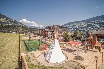 Kinderhotel: Spielplatz Hotel - Mia Alpina Zillertal Family Retreat