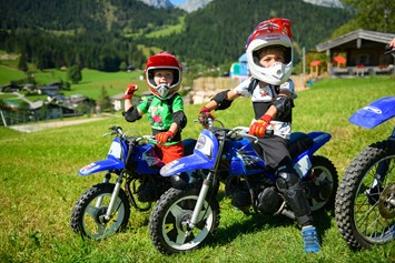 Kinderhotel: Kinder Motocross - Wohlfühlresort & Feriengut Martinerhof