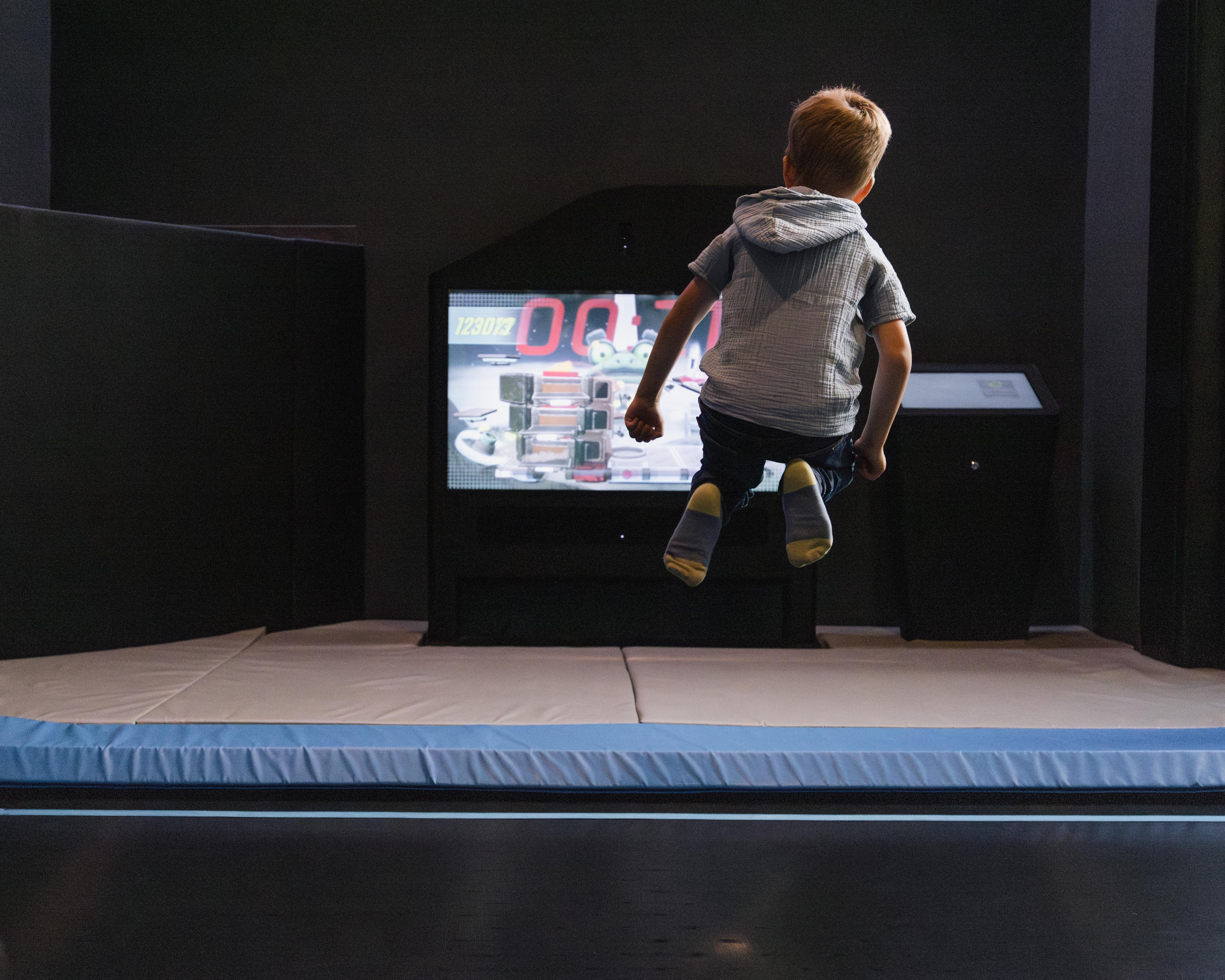 Kinderhotel: In der STAR.Fun.Area wird am Valo Jump gehüpft ... - Baby- & Kinderhotel Laurentius - Spielen | Entdecken